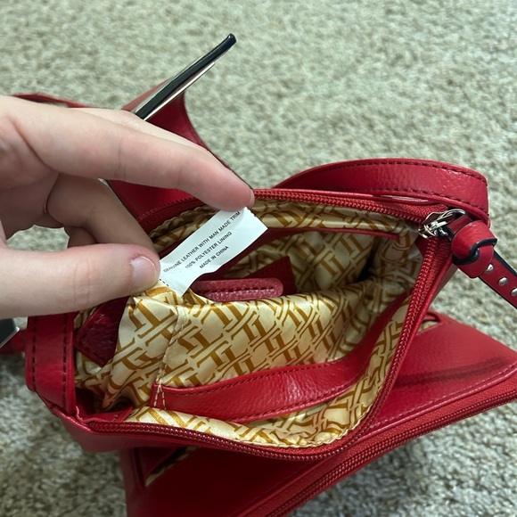 NWT Tignanello Genuine Leather Organizer Red Crossbody Bag Women’s Lined Pocket - Picture 11 of 14